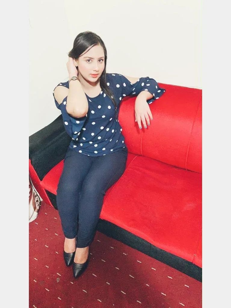 İzmir Güzelbahçe escort görseli